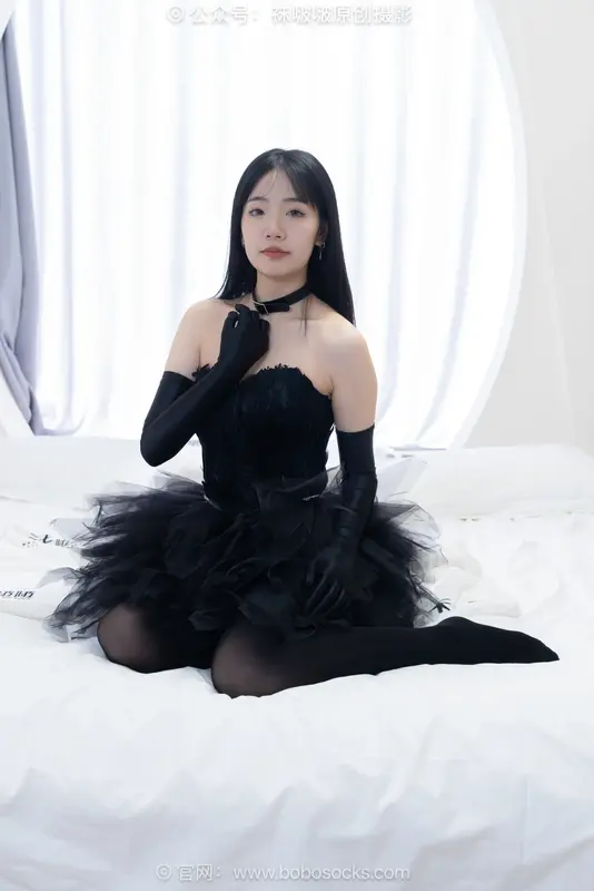[BoBoSocks袜啵啵] NO.487 小甜豆-高跟鞋、油亮厚黑丝、黑色丝手套（花絮版） - BoBoSocks袜啵啵